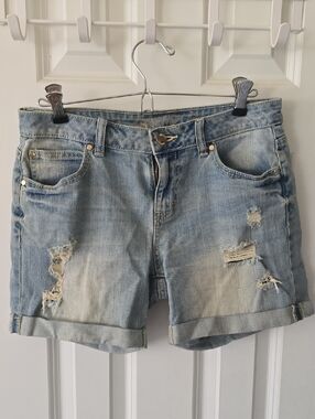 Jennifer Lopez Light Wash Distressed Denim Shorts- Size 2
